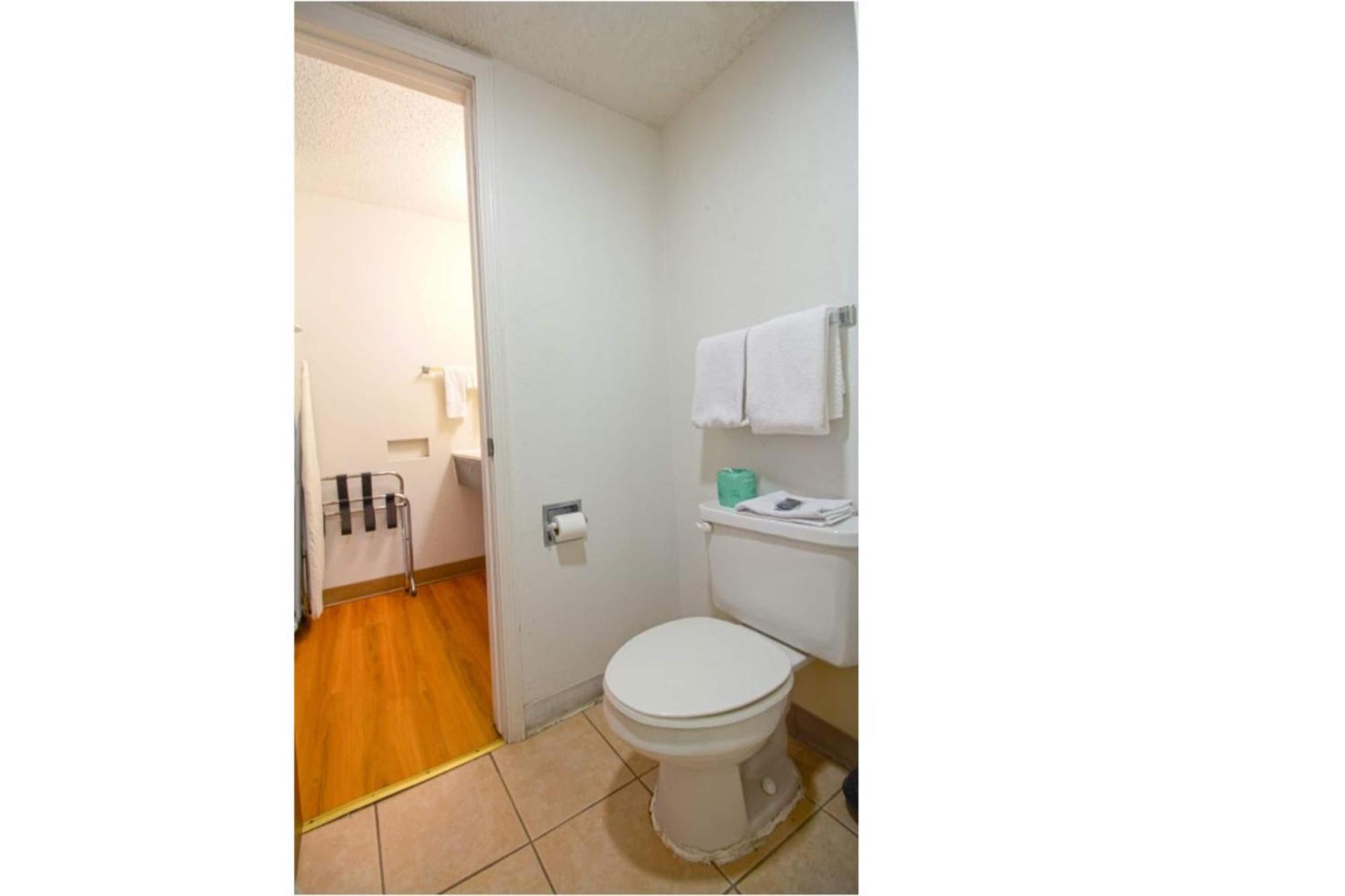 Studio Inn Extended Stay Oklahoma City Airport By Oyo Exterior foto