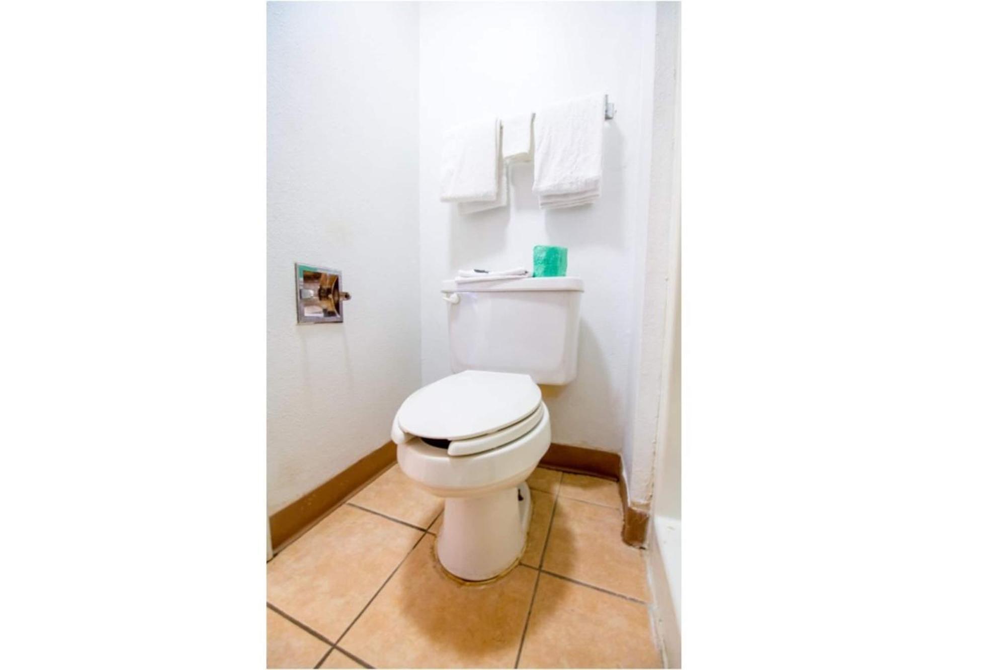 Studio Inn Extended Stay Oklahoma City Airport By Oyo Exterior foto
